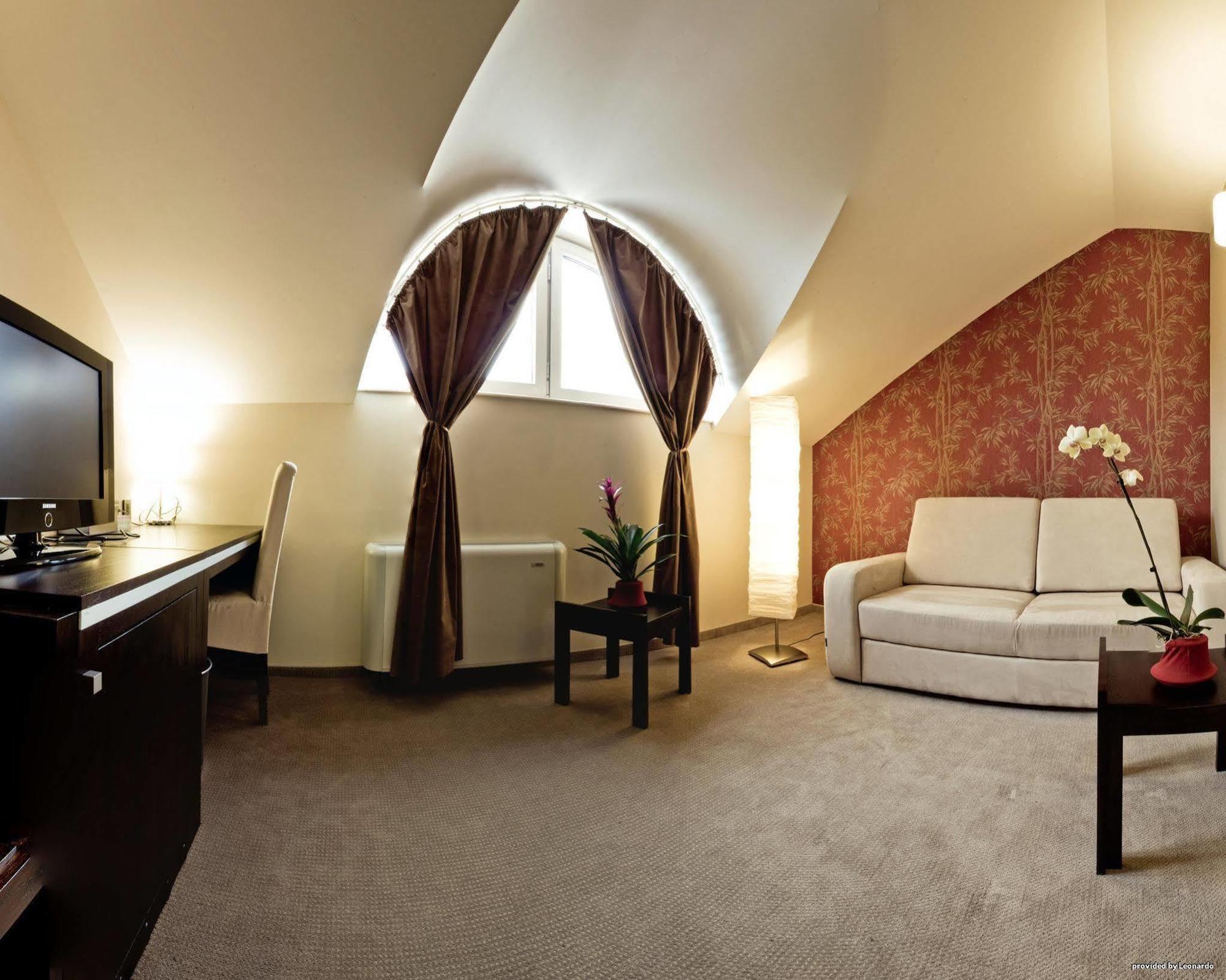 Hotel Forum Garni Суботица Екстериор снимка