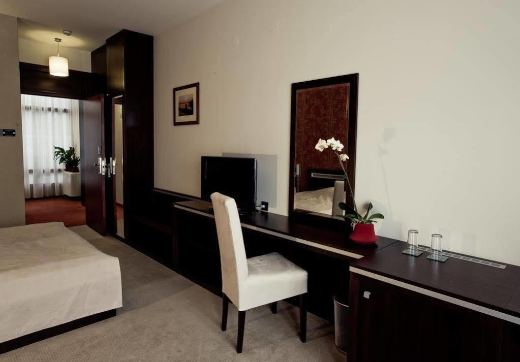 Hotel Forum Garni Суботица Екстериор снимка