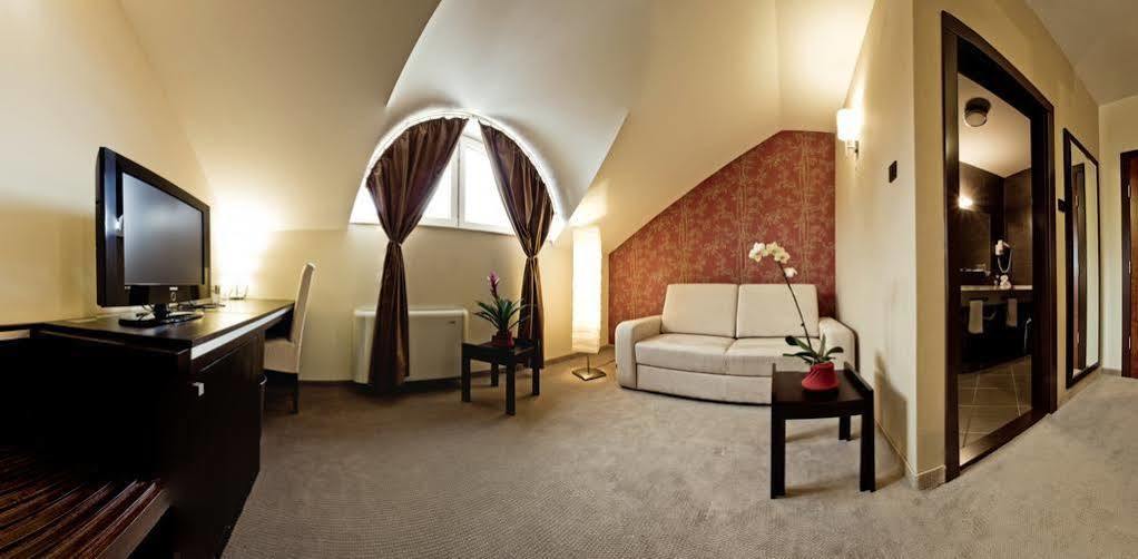 Hotel Forum Garni Суботица Екстериор снимка